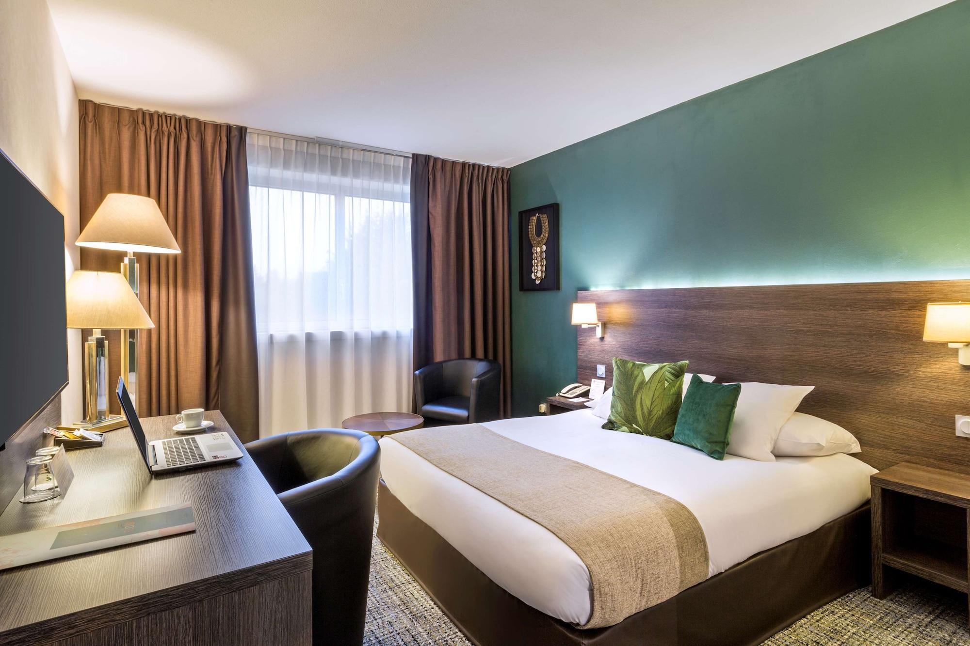 Best Western Plus Hotel Admiral Ла-Тур-де-Сальваньи Экстерьер фото